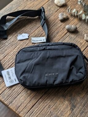 Athleta All About Crossbody Belt Bag – Black NWT